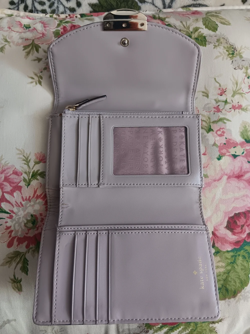 Kate Spade Gray Mulberry Street Pebble Textured Leather Snap Compact Wallet D11